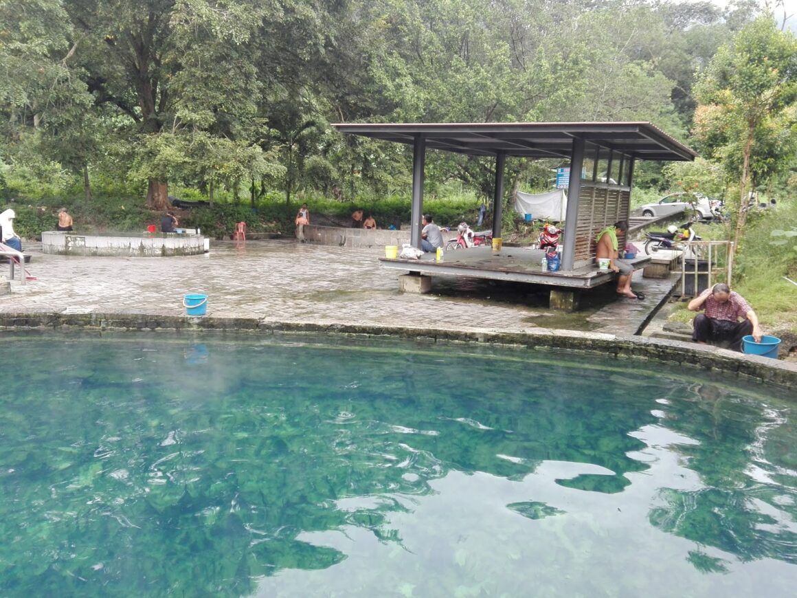 tempat menarik kolam air panas selayang