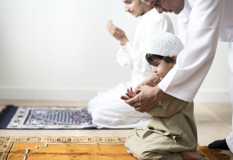 ayah ajar anak solat doa